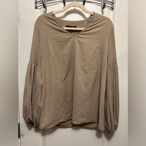Banana Republic V-Neck Balloon Sleeve blouse women’s medium beige peasant NWOT
